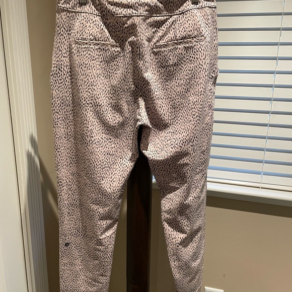 Lululemon Jet Crop Pants - Picture 2 of 6